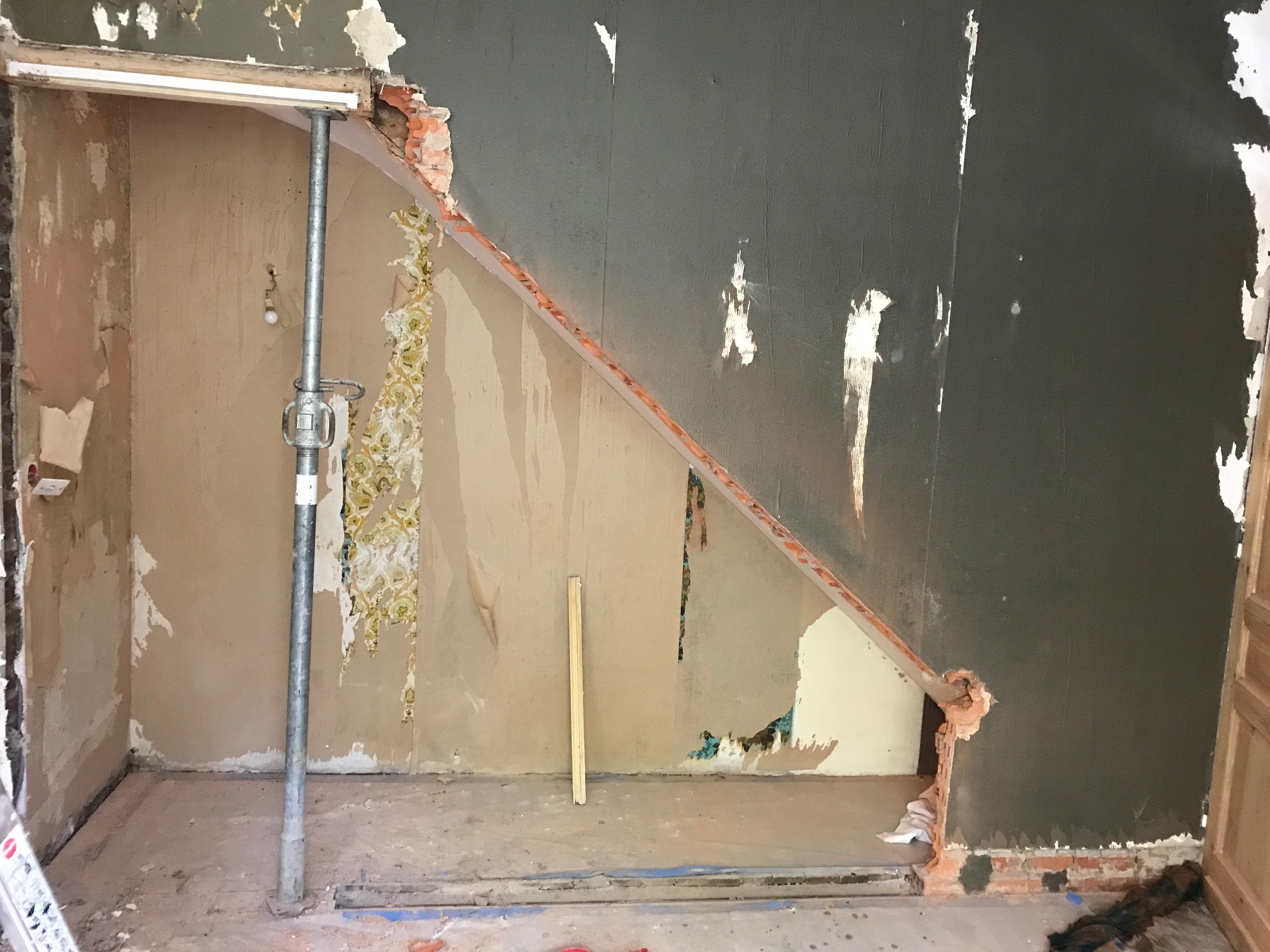 ouverture sous escalier ouverture sous escalier